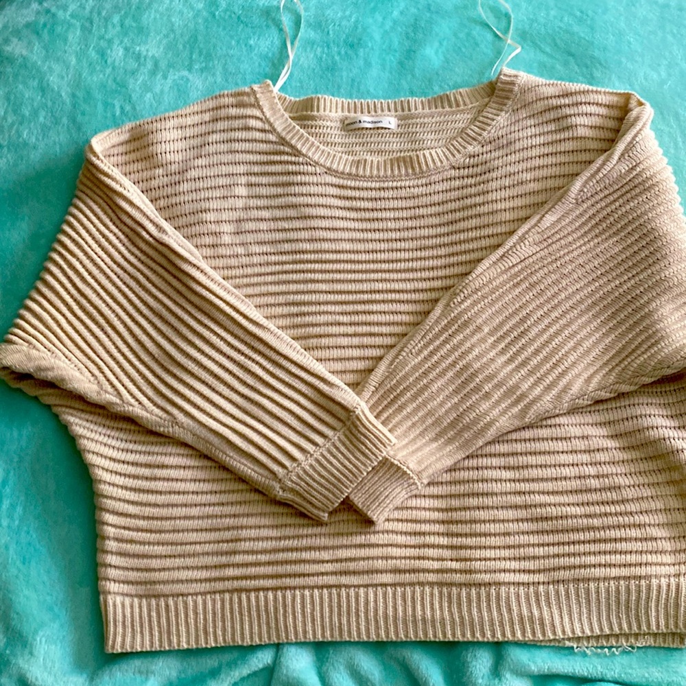 Cropper light sweater